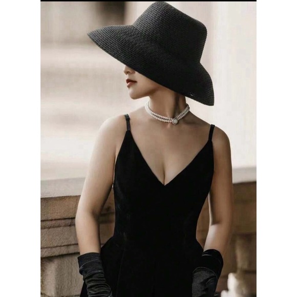 BREAKFAST IN TIFFANY STRAW HAT - Picture 13 of 13